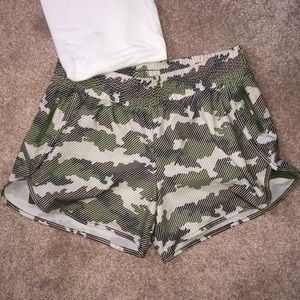 NWOT Graphic Camo athletic shorts